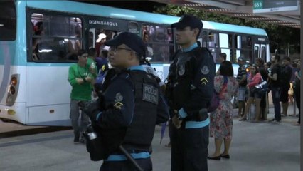 Πόλεμος μεταξύ ένοπλων συμμορίων - Σε κλίμα τρόμου ζουν οι κάτοικοι