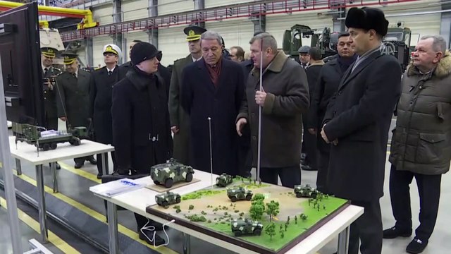 Bakan Akar, bazı savunma sanayi şirketlerinin üretim merkezlerini gezdi - MİNSK