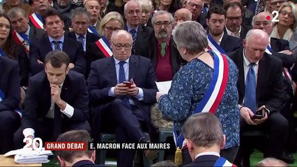 Grand débat : Emmanuel Macron face à 600 maires normands