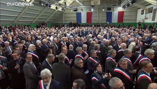 Франция: Макрон дал старт национальным дебатам