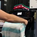 Cette machine repasse et plie les vêtements toute seule