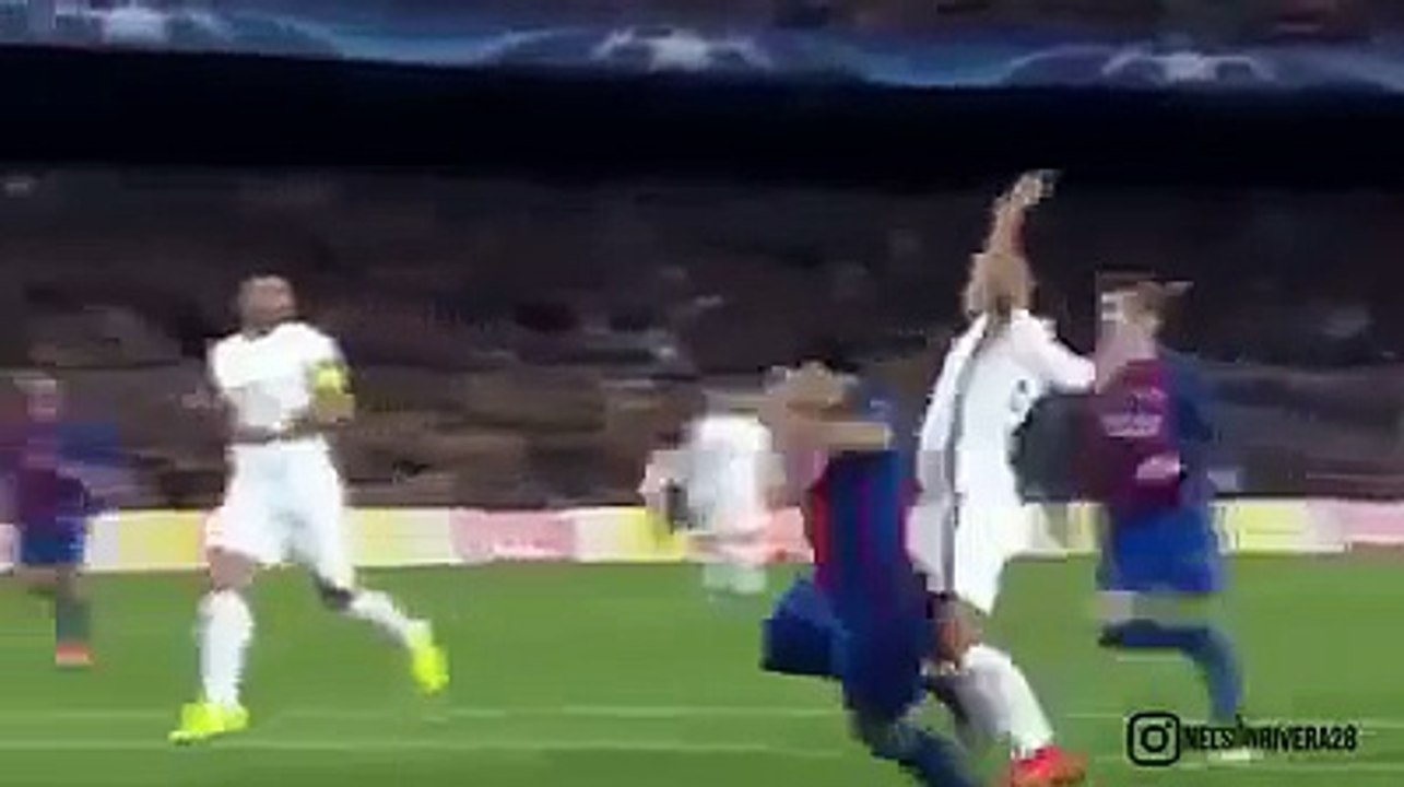 Luis Suarez se  fait parodié à cause de sa simulation