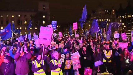 شاهد: بريطانيون فرحون بعد رفض البرلمان اتفاق "بريكست"