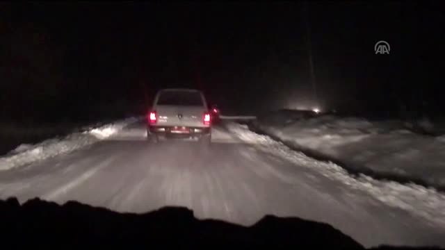 Vali Kocabıyık Kapanan Kara Yolundaki Çalışmaları İnceledi