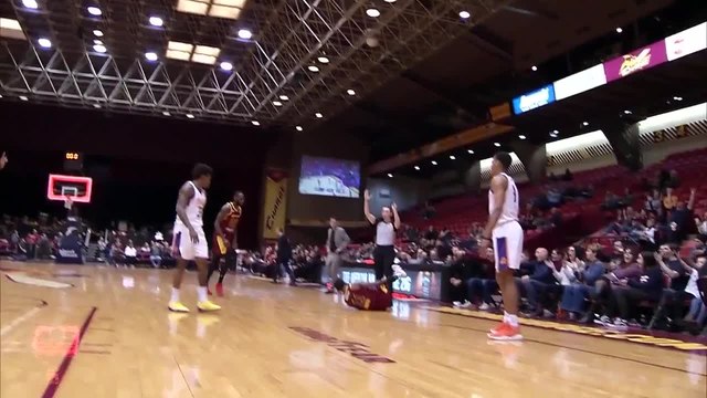 Scoochie Smith knocks it down as the clock expires