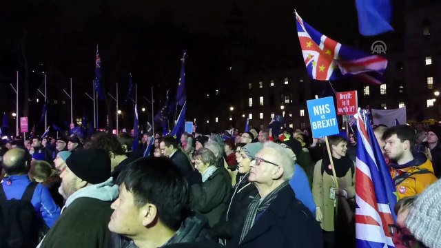 İngiliz parlamentosu May’in Brexit anlaşmasını reddetti - Sevinç gösterileri - LONDRA