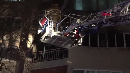 İzmir 15 Kişinin Yaşadığı Dairede Yangın Çıktı