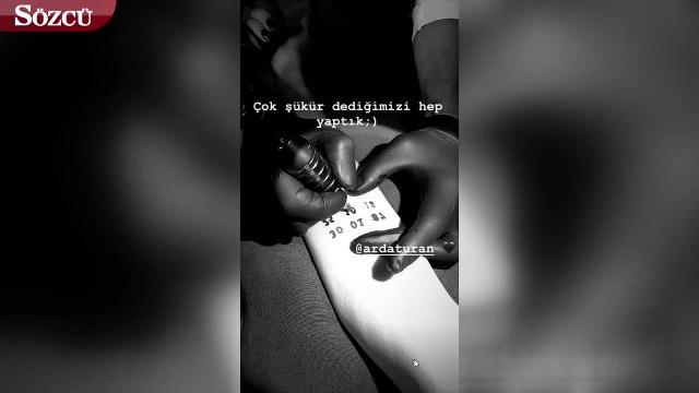 Aslıhan Doğan Turan, yeni doğan bebeği Hamza Arda'nın da doğum tarihini koluna dövme yaptırdı.