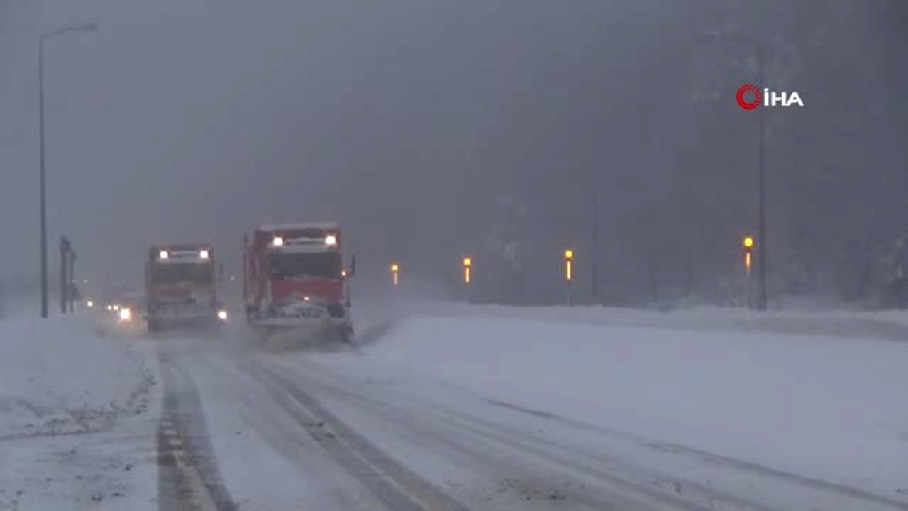 Bolu Dağı'nda Ağır Araçların Geçişine 15 Saattir İzin Verilmiyor