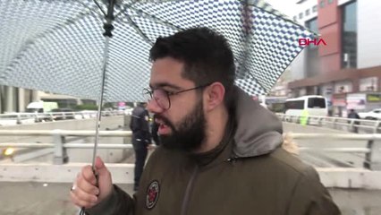 Adana'da Evleri Su Bastı, Araçlar Yolda Kaldı