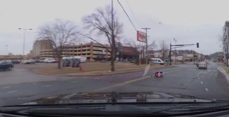 Çocuk, Araç Koltuğuyla Yola Düştü; Annesi Fark Etmedi