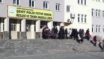 Ücretli Poşet Uygulamasına Diktikleri Çantalarla Destek Verdiler