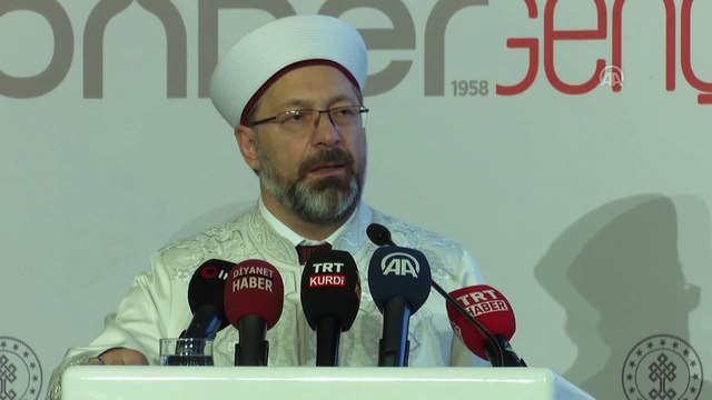 Erbaş: 'Bugün insanlığın en büyük sorunu ahlak ve hukuku ihmal etmesi hatta kaybetmesidir' - ANKARA