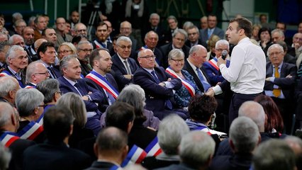 Macron : 6H30 face aux maires français, et une petite phrase qui tue
