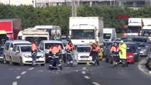 İstanbul- Basın Ekspres'te Zincirleme Kaza, Trafik Yoğunluğu Oluşturdu