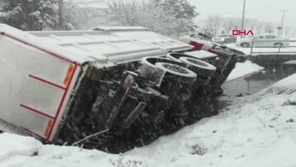 Bolu Sürücüsü Alkollü Olan Çöp Kamyonu Kanala Uçtu