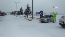 Konya-Antalya Karayolu Yoğun Kar Yağışı ve Tipi Nedeniyle Trafiğe Kapandı
