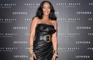 Rihanna processa o próprio pai por explorar seu nome sem autorização