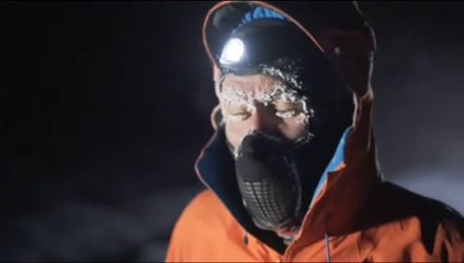 Un atleta moldavo completa una extrema carrera solidaria a 60 grados bajo cero