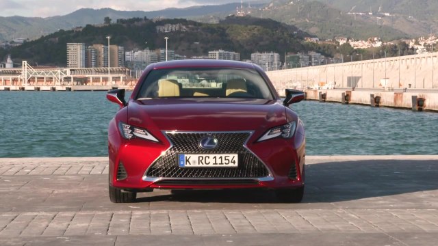 Lexus RC 300h Trailer