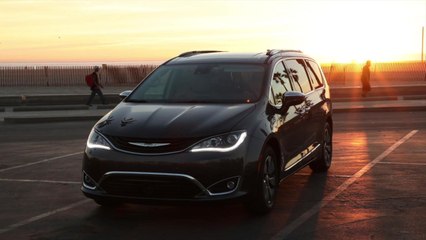 2018 Chrysler Pacifica Hybrid Design Preview