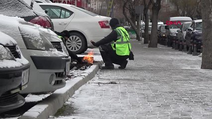Konya Soğuk Havada Sokakta Zorlu Mesai