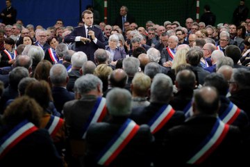 Les principales annonces d'Emmanuel Macron devant les maires