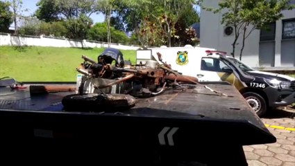 Moto furtada, já sendo desmanchada, é recuperada pela PM