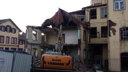 Goetzenbruck : l’ancienne verrerie Sola en cours de démolition