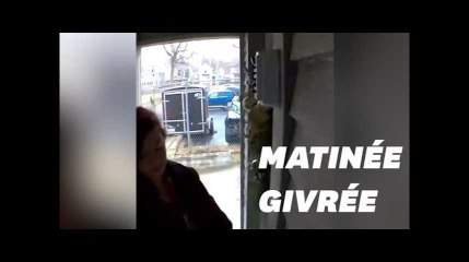 Elle ne s'attendait pas à trouver une patinoire en sortant de chez elle