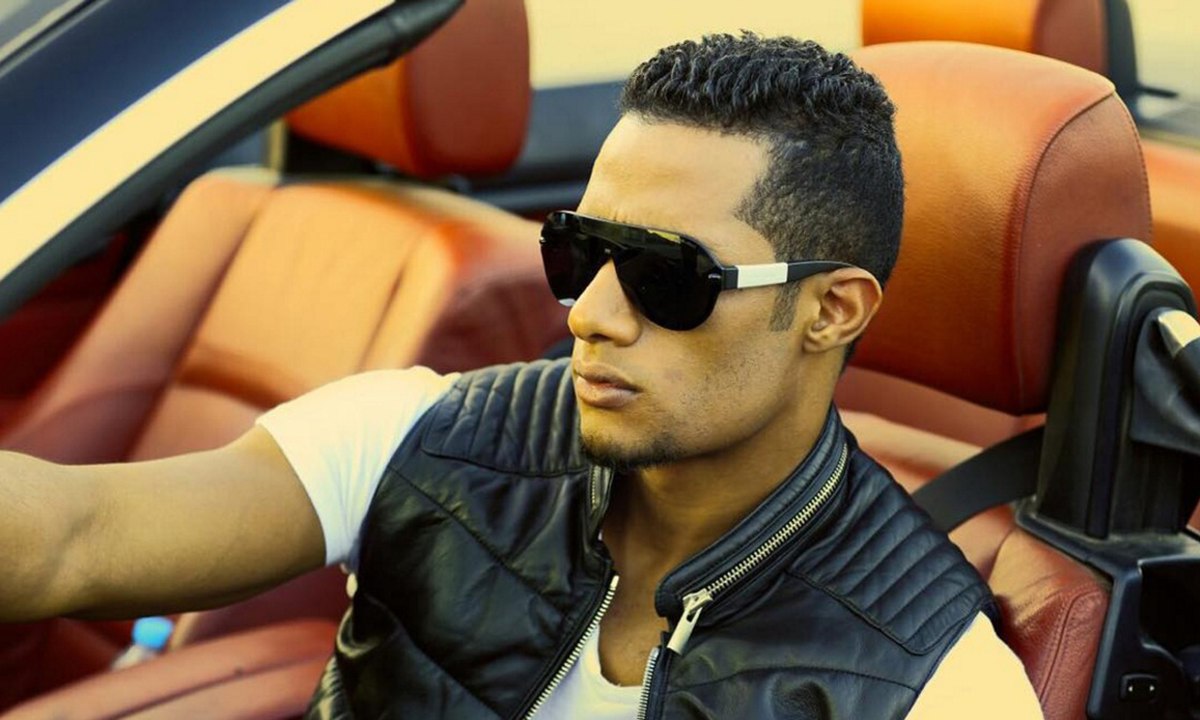 محمد رمضان يستعرض أسطول سياراته الفارهة.. هل تعمد الرد على عمرو دياب؟