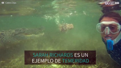 ¿Te atreverías a nadar con cocodrilos? Ella sí