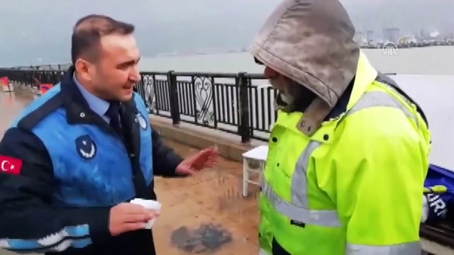 Sokakta yaşayan yaşlı adama zabıta ekipleri sahip çıktı - HATAY