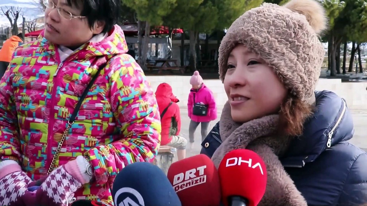 Pamukkale'de kar altında termal havuz keyfi - DENİZLİ