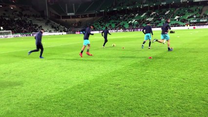 ASSE-OM : entrée des Olympiens sur le terrain pour l'échauffement