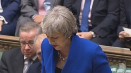 May sobrevive a la moción de censura y busca un "plan B" para el "brexit"