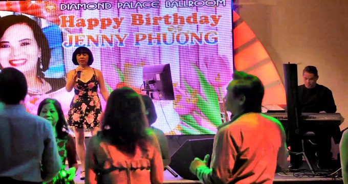 There's a kind of hush (Carpenters)- Bich Thuy cover