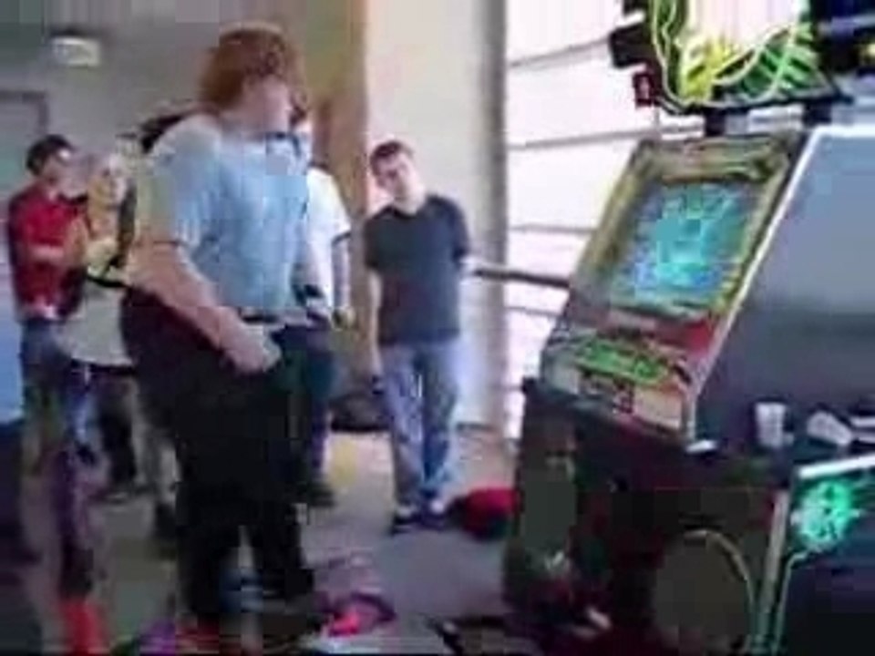 Fat kid rocks out DDR!