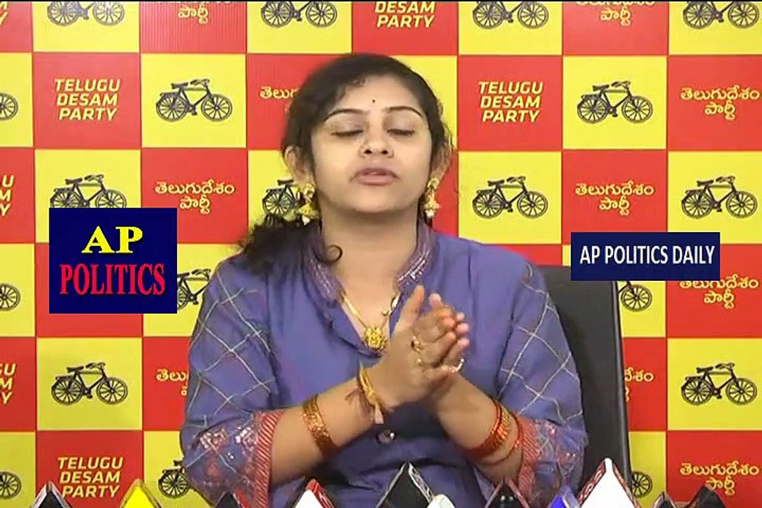 యమని చుడండి కెసిఆర్ ఏమి అంటుందో Yamini Commentso ON CM KCR - AP Politics Daily