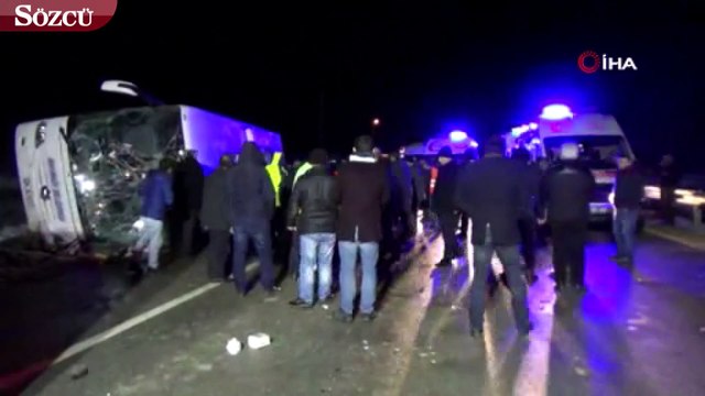 Amasya'da yolcu otobüsü devrildi: 2 ölü, 35 yaralı