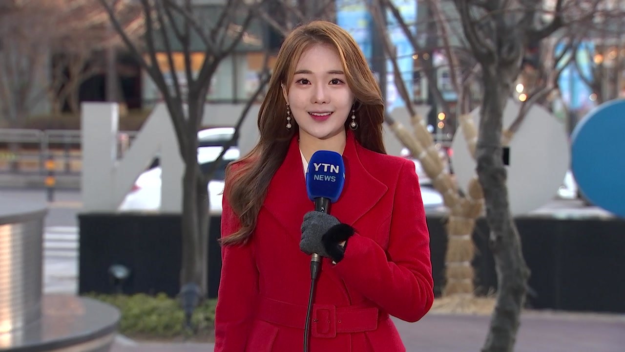 [날씨] 온화한 날씨, 공기 깨끗...내일 다시 미세먼지 / YTN