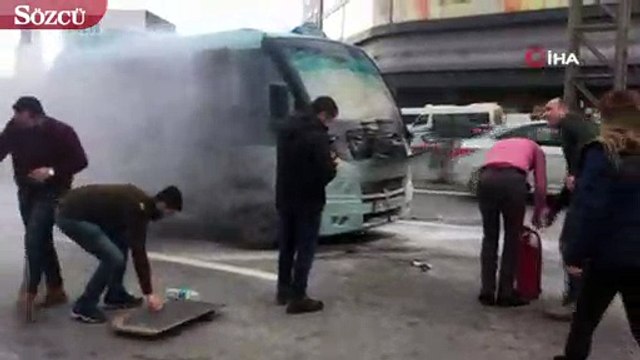 E-5'te yolcu minibüsü alev aldı faciadan dönüldü