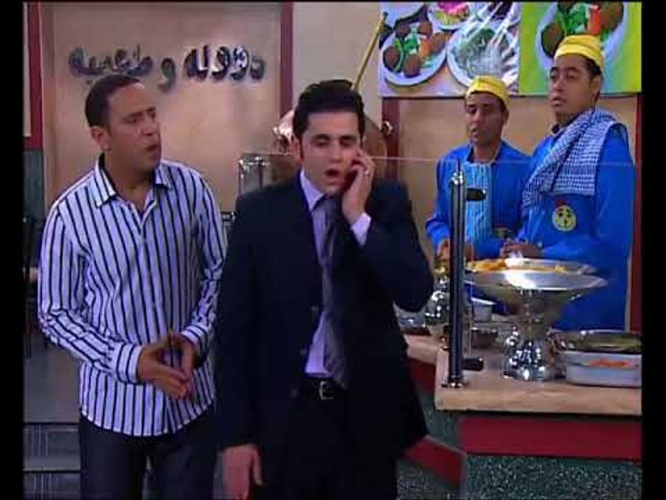 راجل وست ستات - سيد بيه تحت القبة يسرق دوولة بطريقة سهلة وزكية