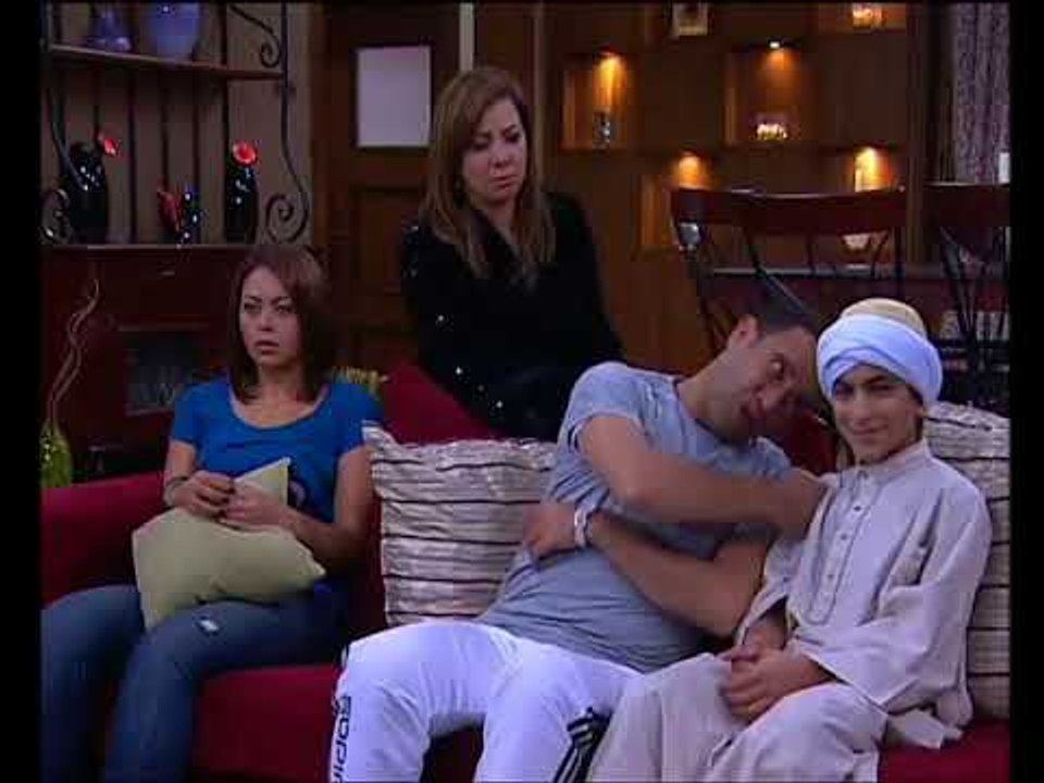 راجل وست ستات - مُهجة ياسمين تزور عادل ورفيع بعد ذهابها الي الصعيد