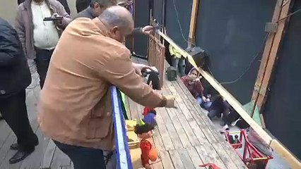 شاهد: عرض أوبريت للدمى في القاهرة للتأكيد على أن مصر آمنة