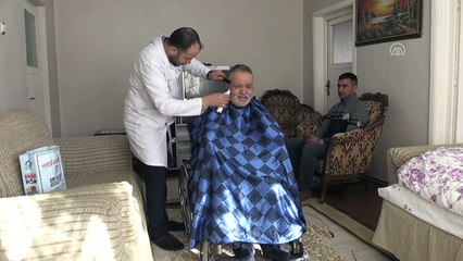 Hasta ve yaşlıların berber Yalçın'ı gönüllerde taht kurdu - VAN
