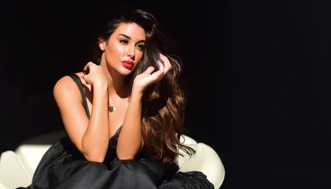 فيديو إحراج ياسمين صبري في أول بث مباشر لها.. وهكذا سخرت من نفسها!