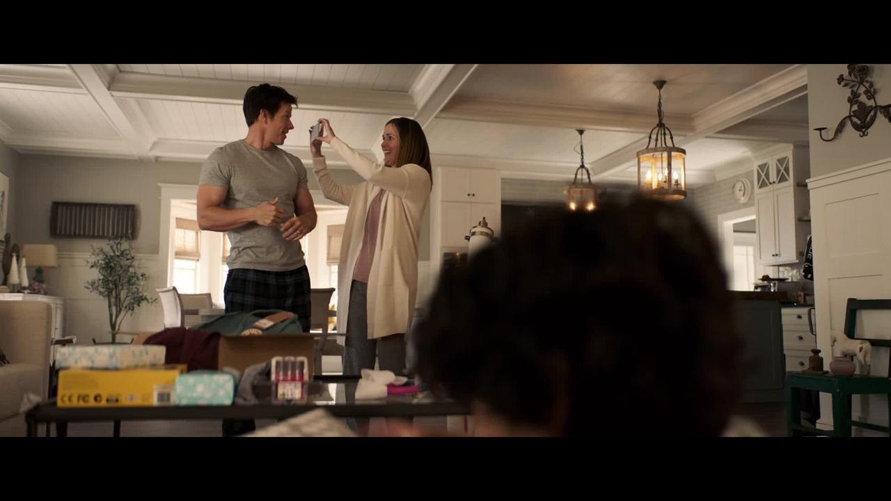 Plötzlich Familie - Clip Weihnachtskartons  (Deutsch) HD