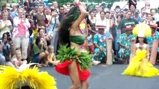 Danse tahitienne...2