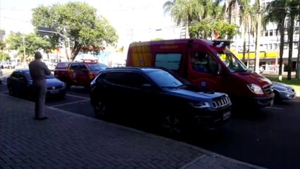 Mulher ferida em restaurante é socorrida no centro